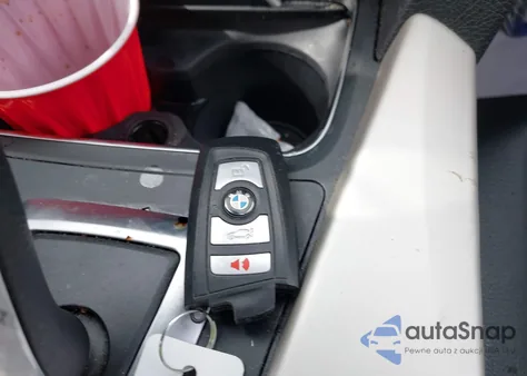 2016 BMW 320I из США, поврежденный, VIN WBA8E1G51GNT33555